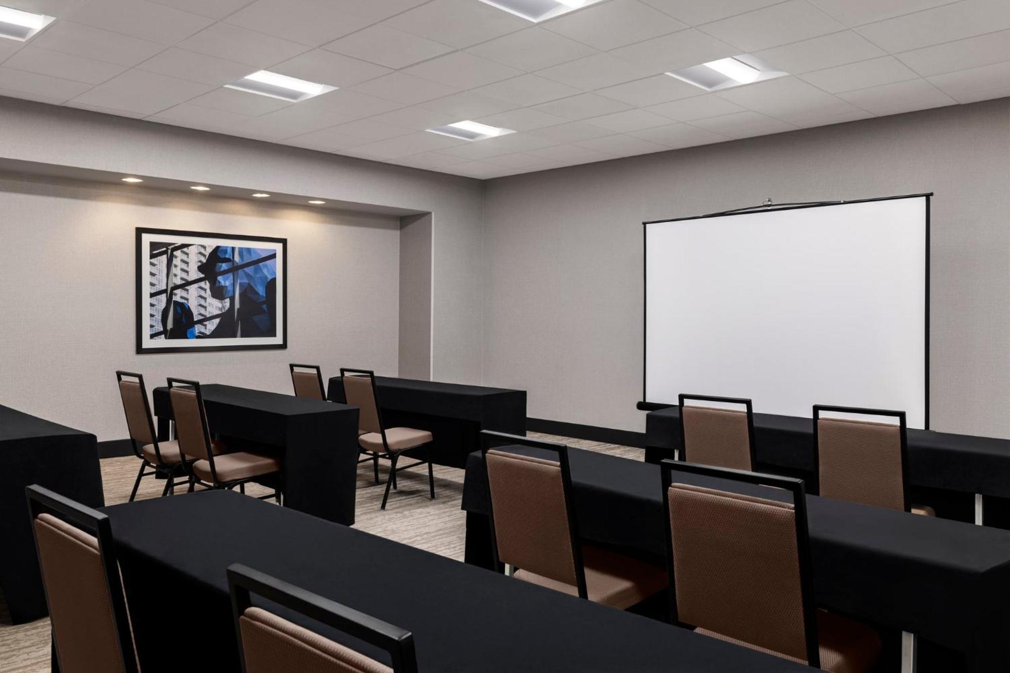 Holiday Inn Denver East By Ihg Exterior foto