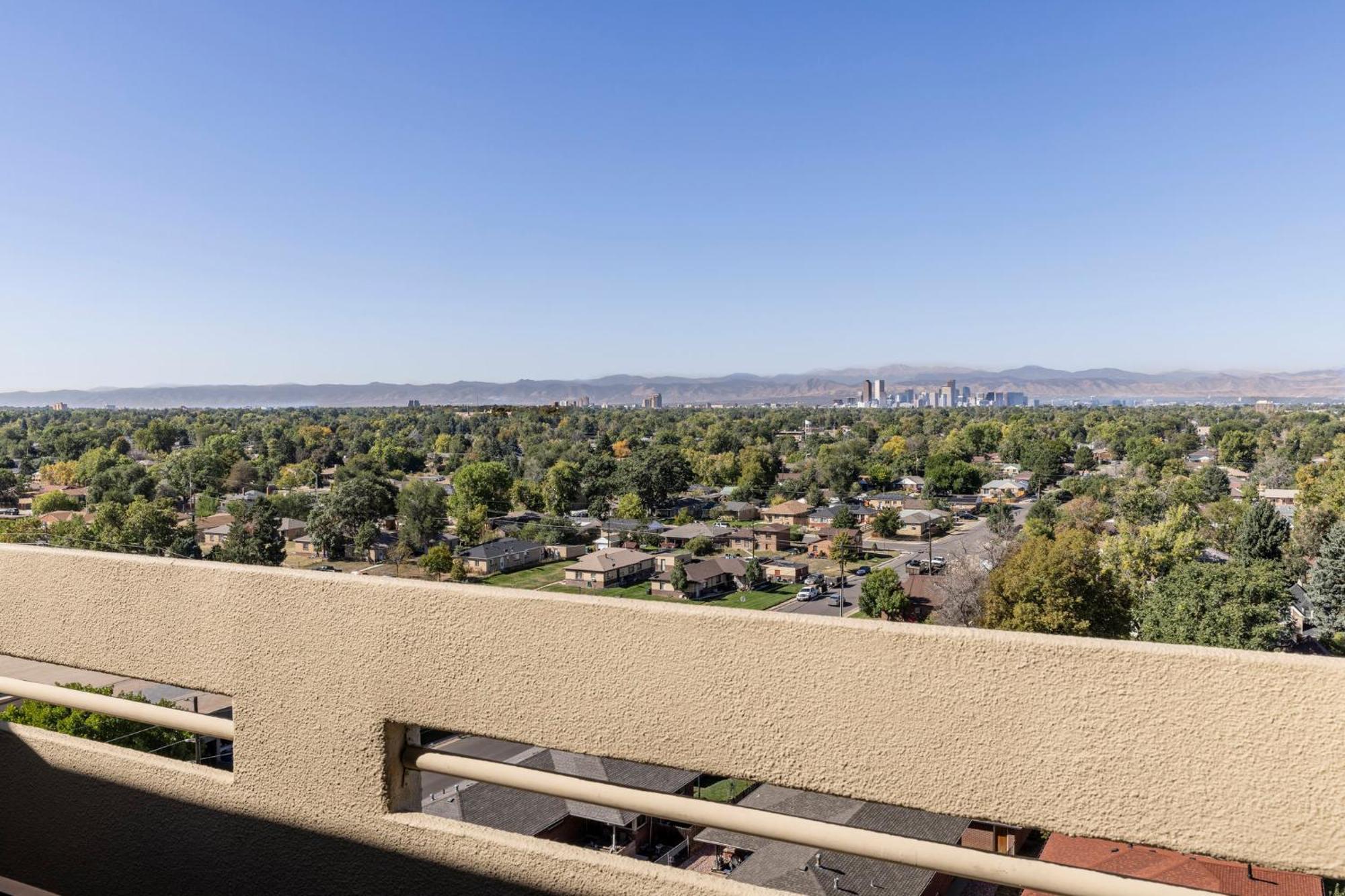 Holiday Inn Denver East By Ihg Exterior foto